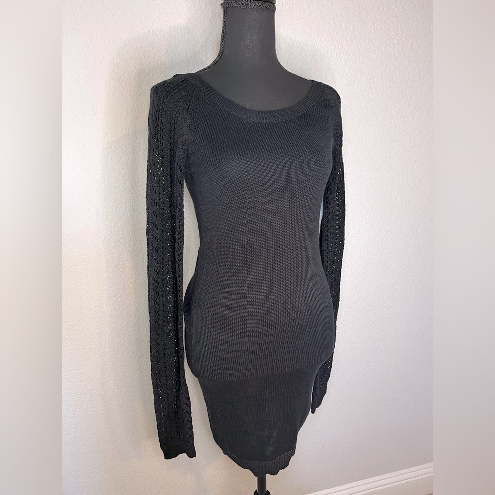 NWT Roxy sweater dress in black. Size small.